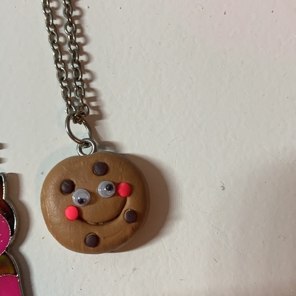 Bundle of 4 necklaces - Picture 2 of 5